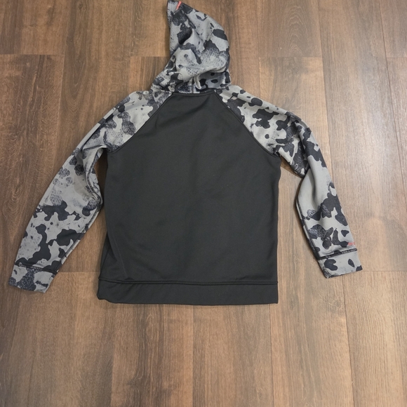Under Armour Black and Gray Camo Hoodie - Picture 2 of 3